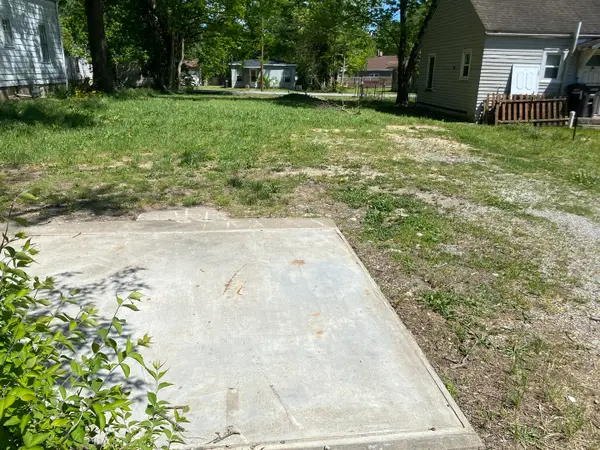 704 N James Street, Carbondale, IL 62901