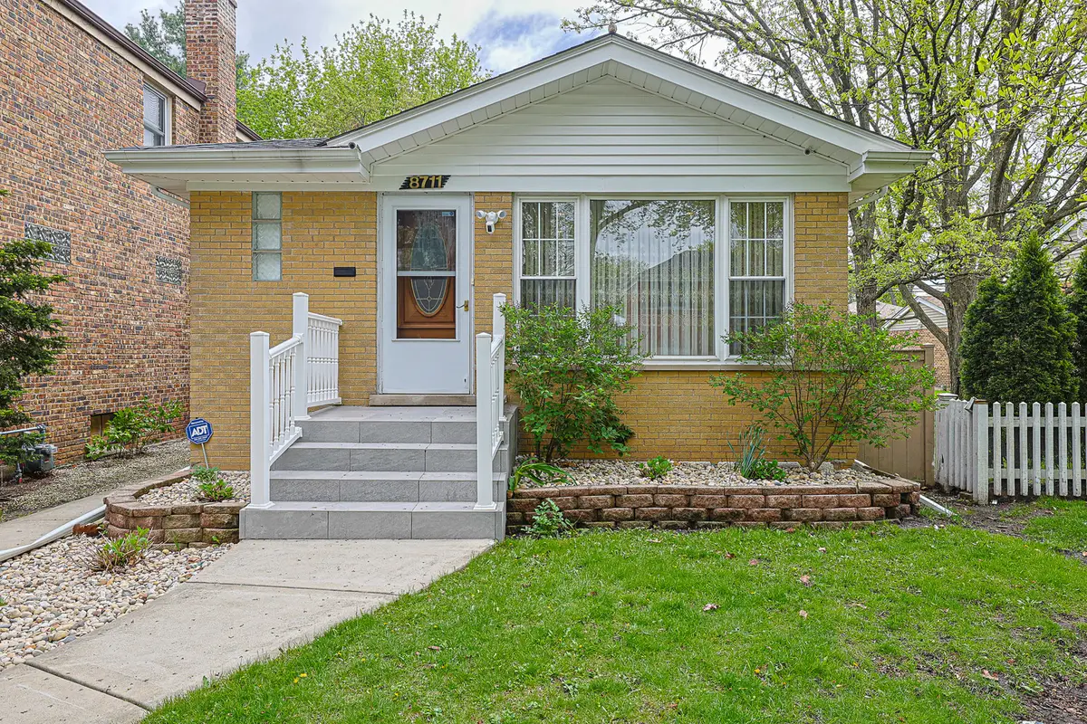 8711 Hamlin Avenue, Skokie, IL 60076 - #1