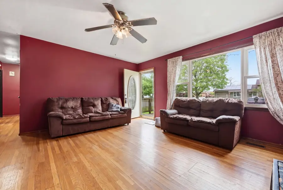 124 E Melody Lane, Woodstock, IL 60098 - #2