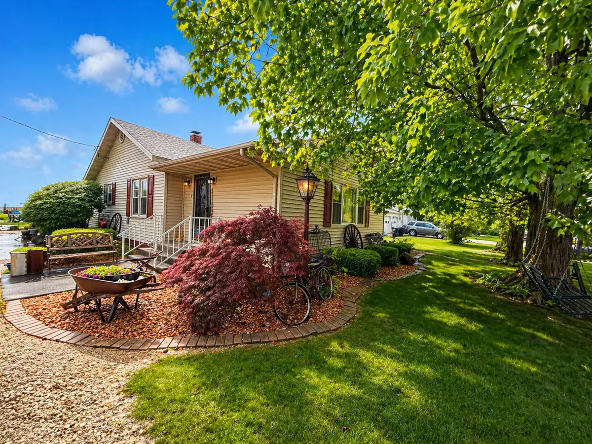 310 N Poplar Street, Farina, IL 62838 - #1
