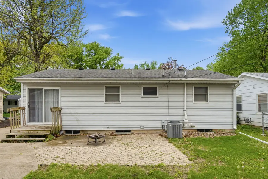 3323 Kimberly Downs Road, Davenport, IA 52807 - #3