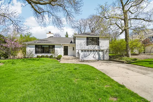 939 Westcliff Lane Se, Deerfield, IL 60015