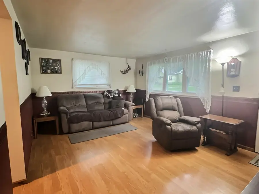 1239 9th Avenue, Clinton, IA 52732 - #2