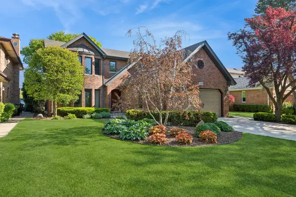 2208 Milton Avenue, Park Ridge, IL 60068