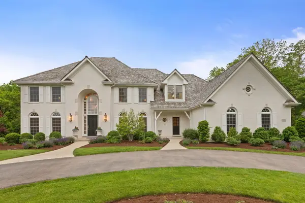 1110 Fox Glen Drive, St. Charles, IL 60174
