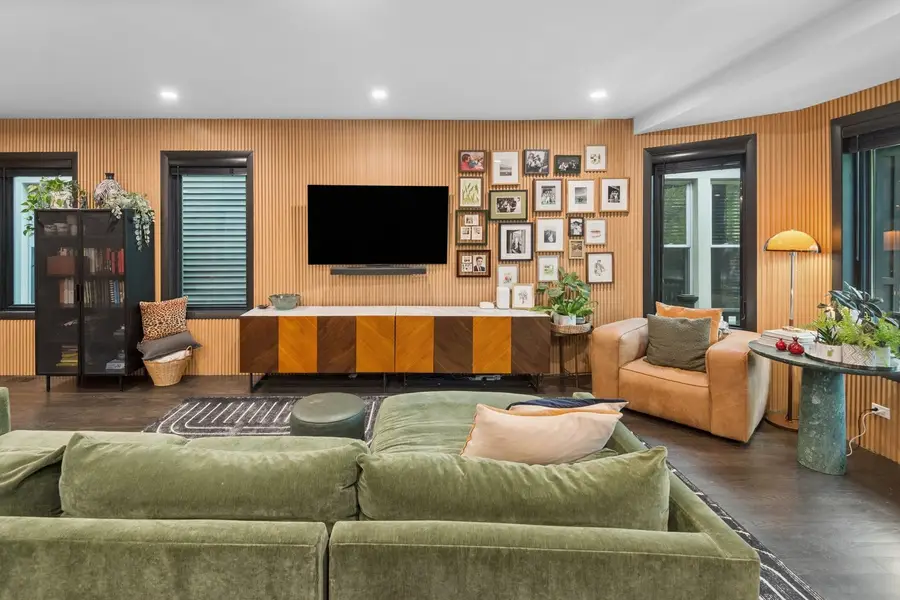 2250 W Berwyn Avenue, Chicago, IL 60625 - #3