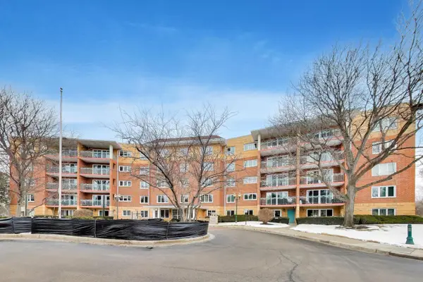 710 Creekside Drive #104A, Mount Prospect, IL 60056
