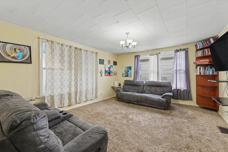519 E Allen Street, Farmer City, IL 61842 - #3