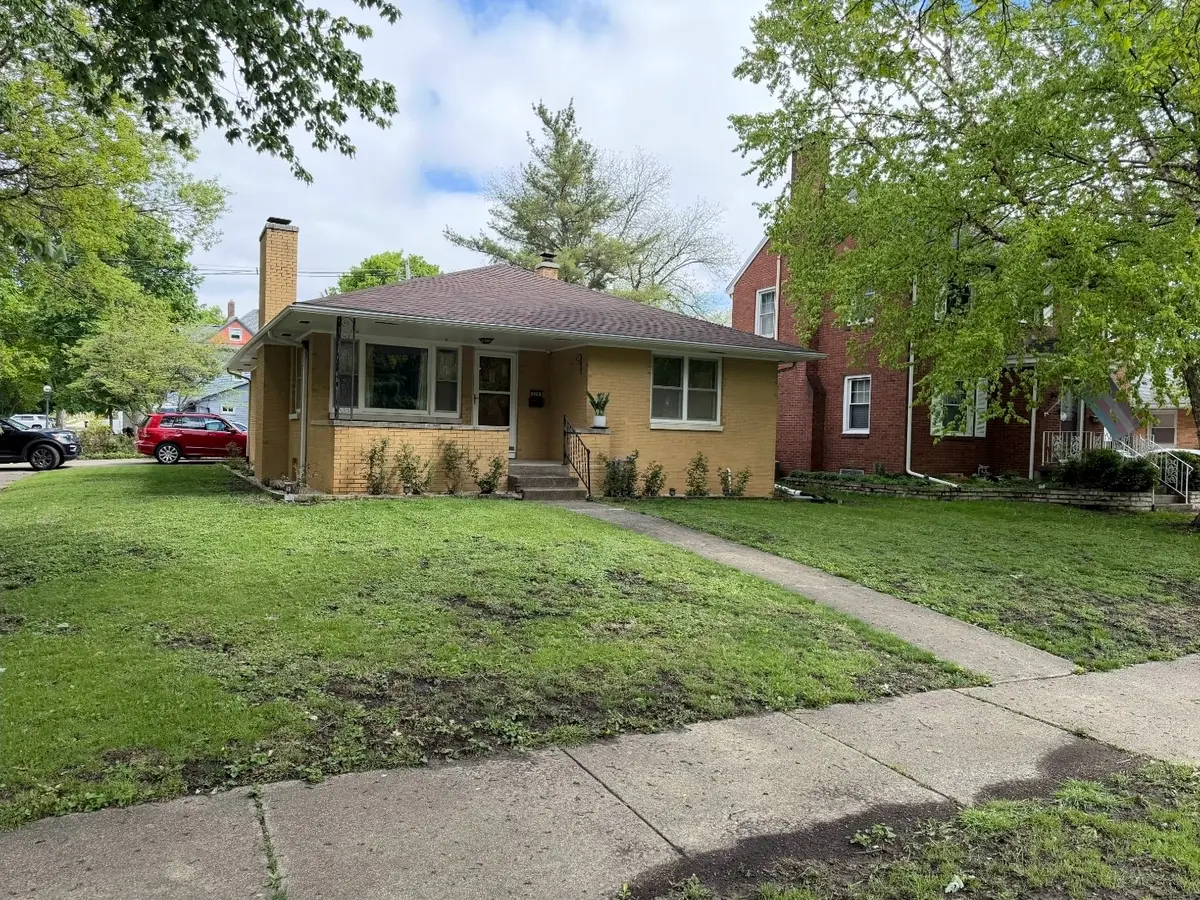 620 W White Street, Champaign, IL 61820 - #1