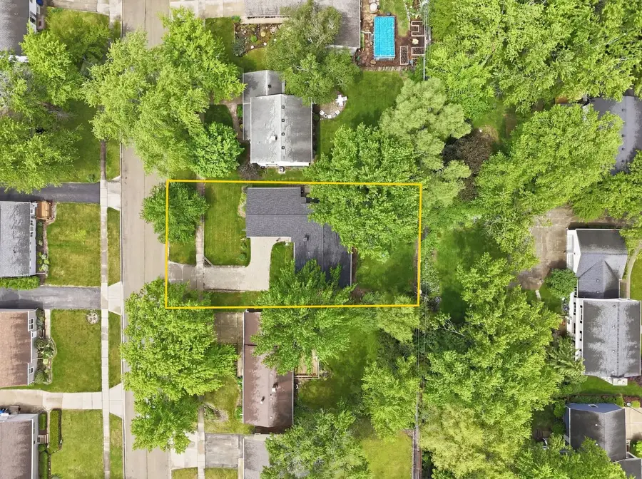 323 E Dresser Road, Dekalb, IL 60115 - #3