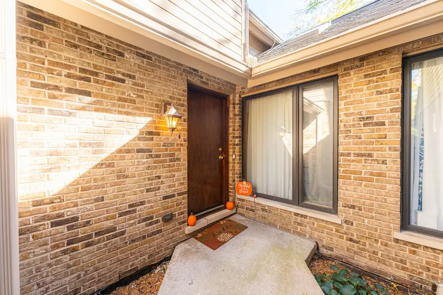7914 S Garfield Avenue, Burr Ridge, IL 60527 - #3