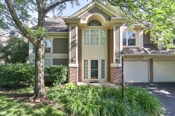 725 Deep Wood Court, Elk Grove Village, IL 60007