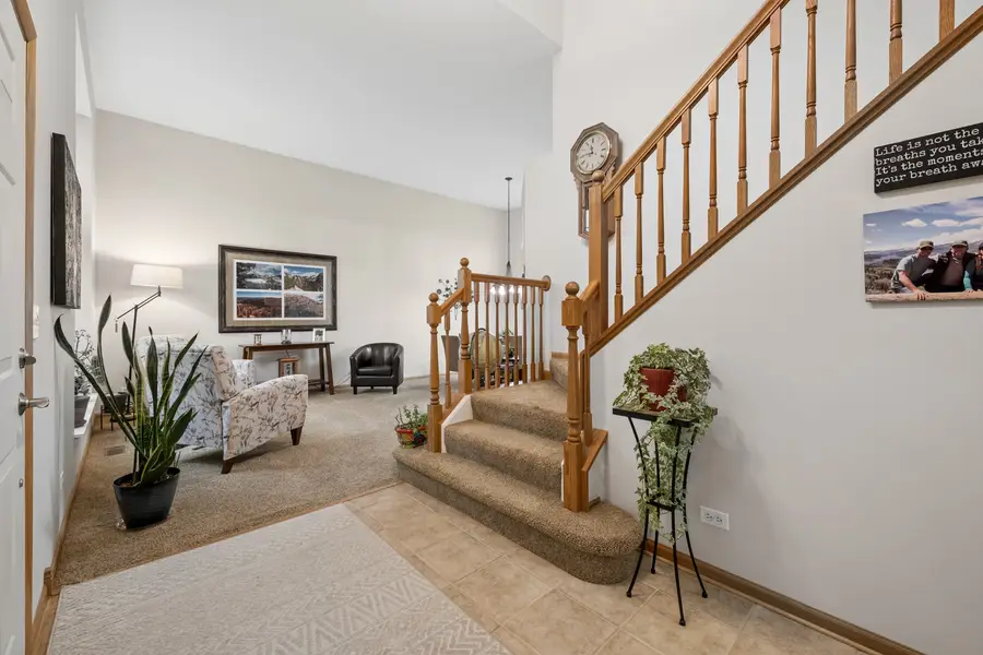 606 Arlington Lane, South Elgin, IL 60177 - #3