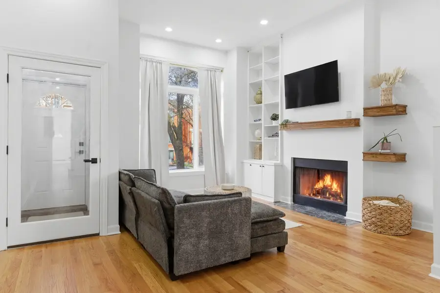 835 S Claremont Avenue, Chicago, IL 60612 - #3