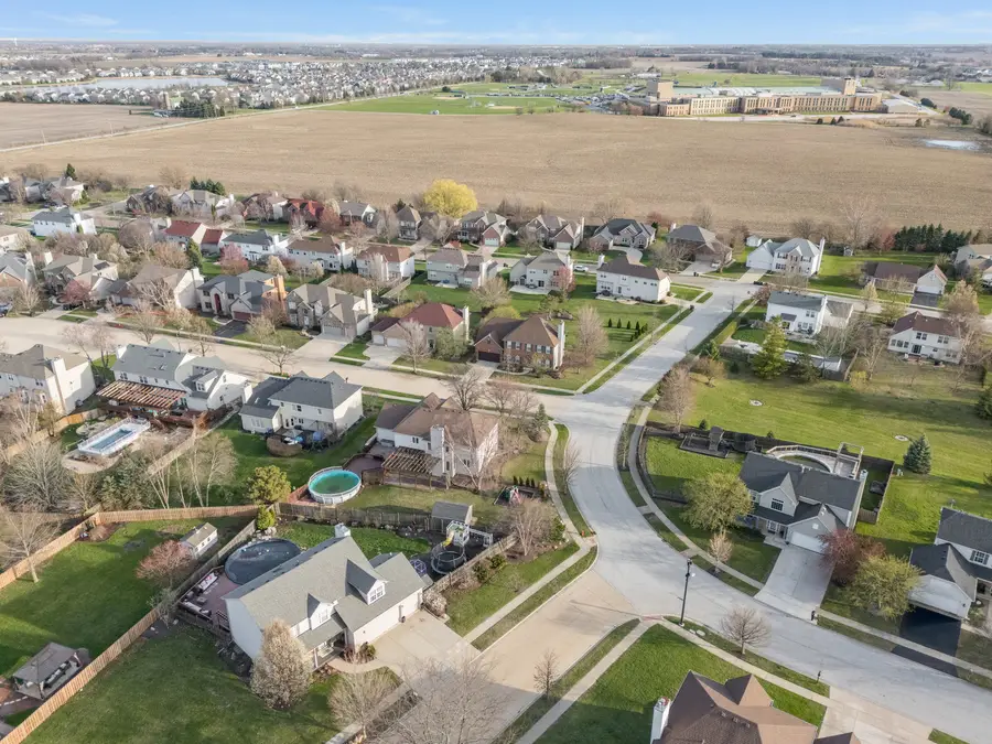 398 Essex Drive, Oswego, IL 60543 - #2