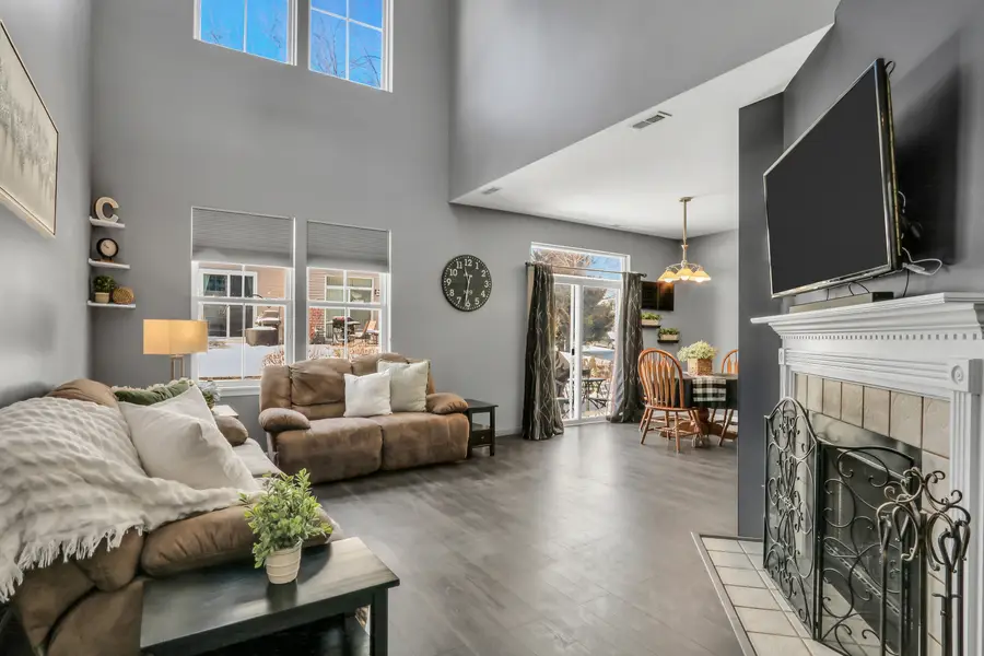 2904 Falling Waters Drive #2904, Lindenhurst, IL 60046 - #2