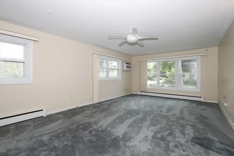 831 S Mitchell Avenue, Arlington Heights, IL 60005 - #3