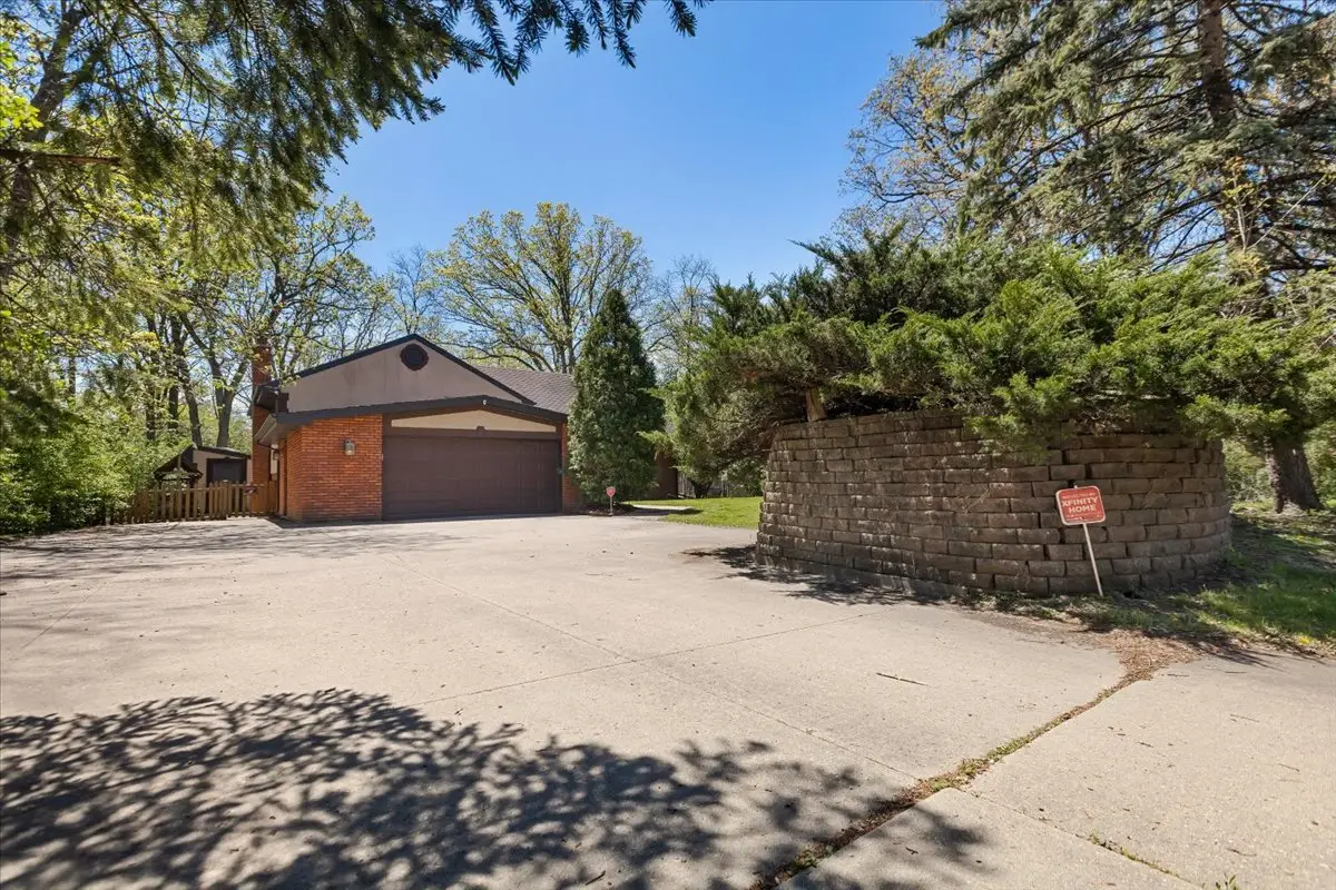 33 Half Day Road, Lincolnshire, IL 60069 - #1