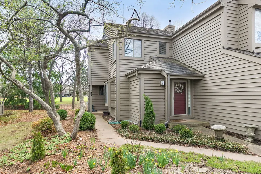 723 Golf Lane #944, Lake Barrington, IL 60010 - #2