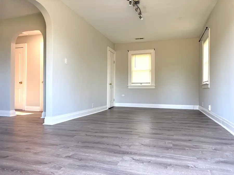16862 W Washington Street, Gurnee, IL 60031 - #2