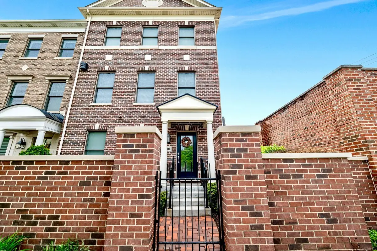 110 S Washington Street, Wheaton, IL 60187 - #1