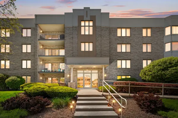 10720 S Washington Street #205, Oak Lawn, IL 60453