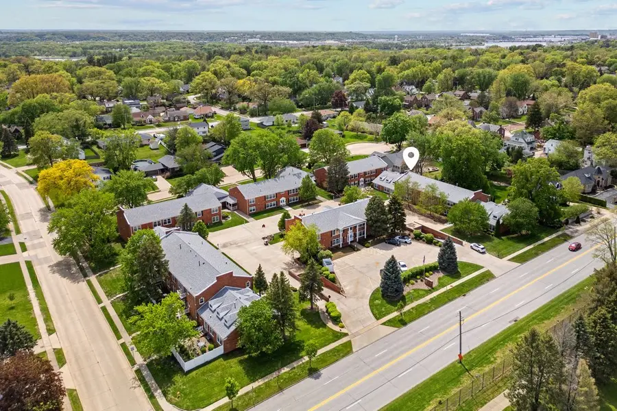 3215 E Locust Street #15, Davenport, IA 52803 - #2