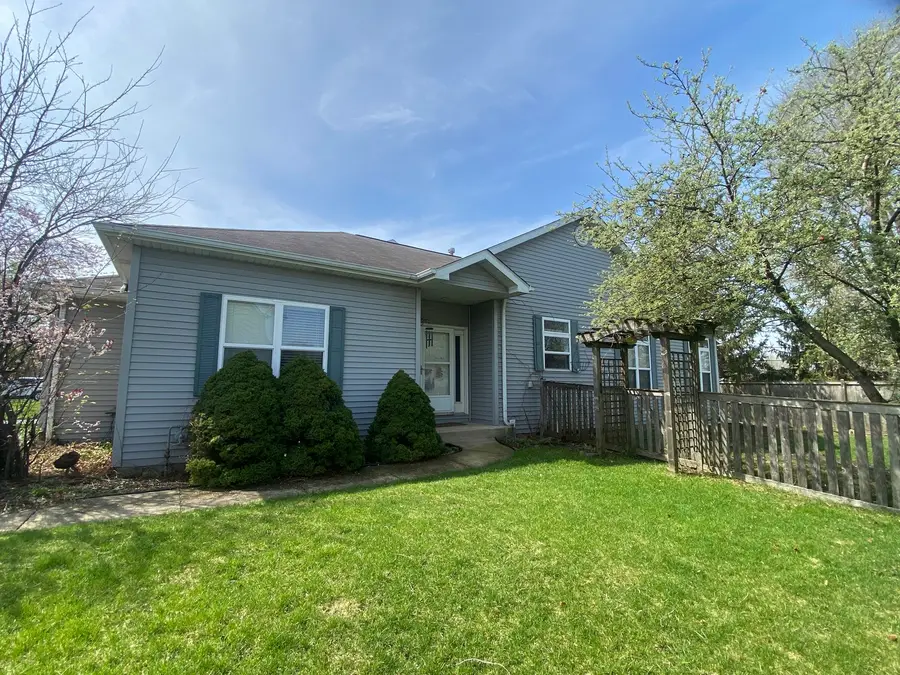 586 Chestnut Drive, Oswego, IL 60543 - #2