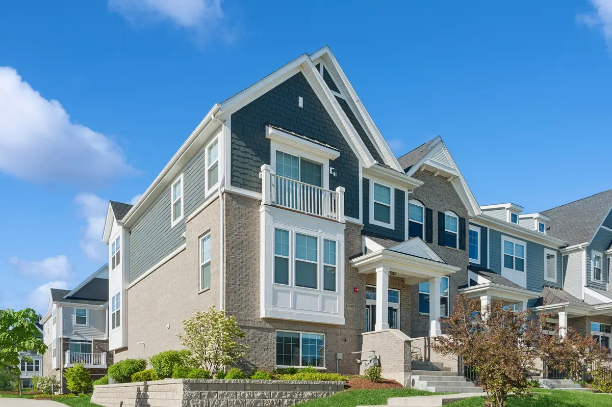 1999 Kingsley Circle, Northbrook, IL 60062 - #1