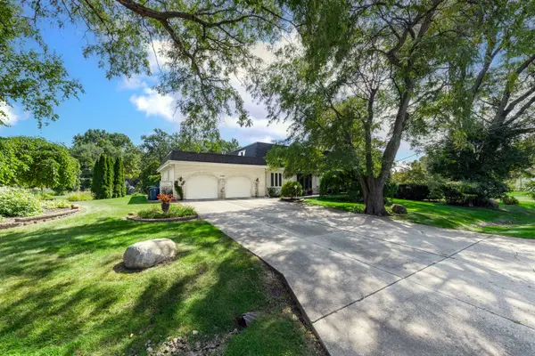 21W325 Sunnyside Drive, Itasca, IL 60143