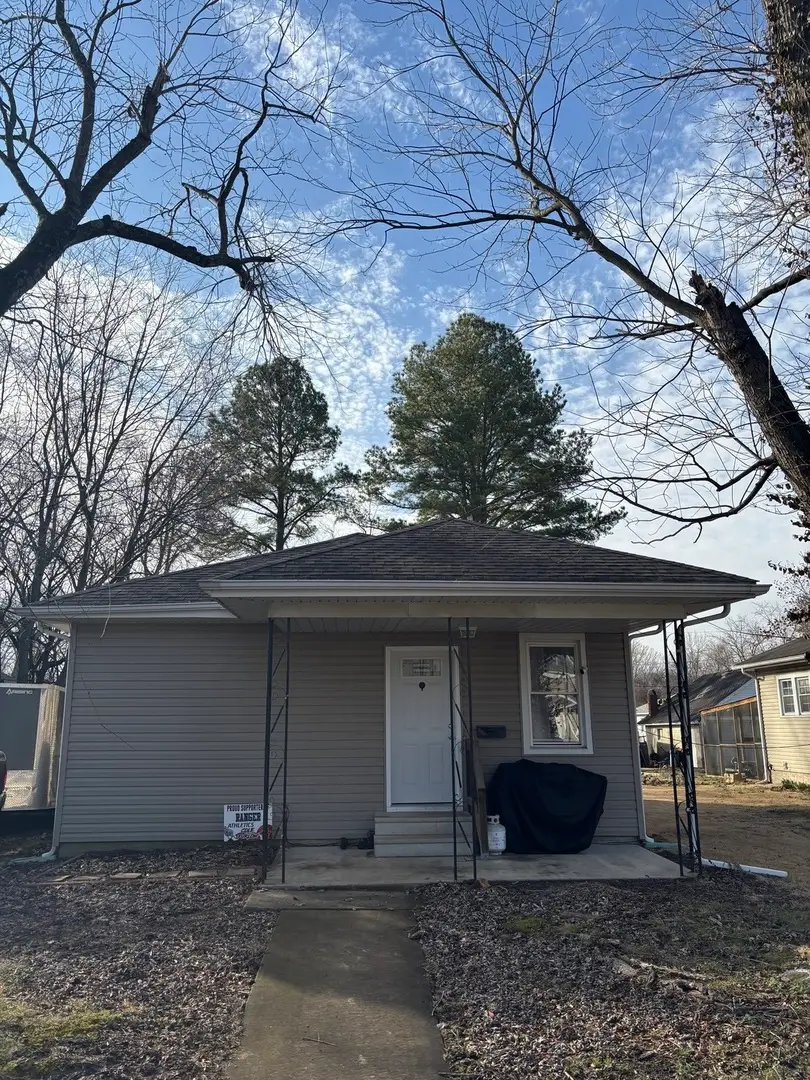 718 E Taylor Street, Benton, IL 62812 - #1