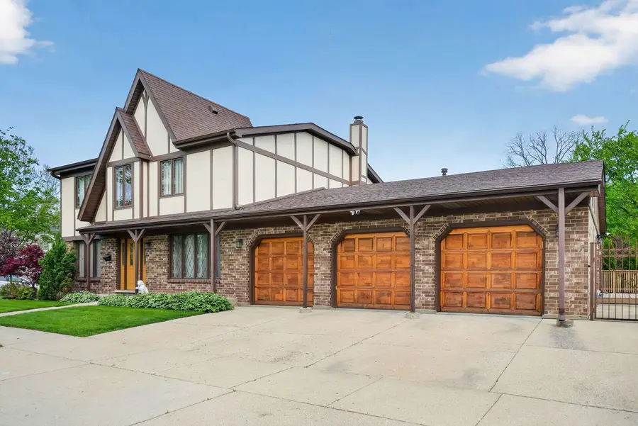 1152 E Walnut Avenue, Des Plaines, IL 60016 - #3