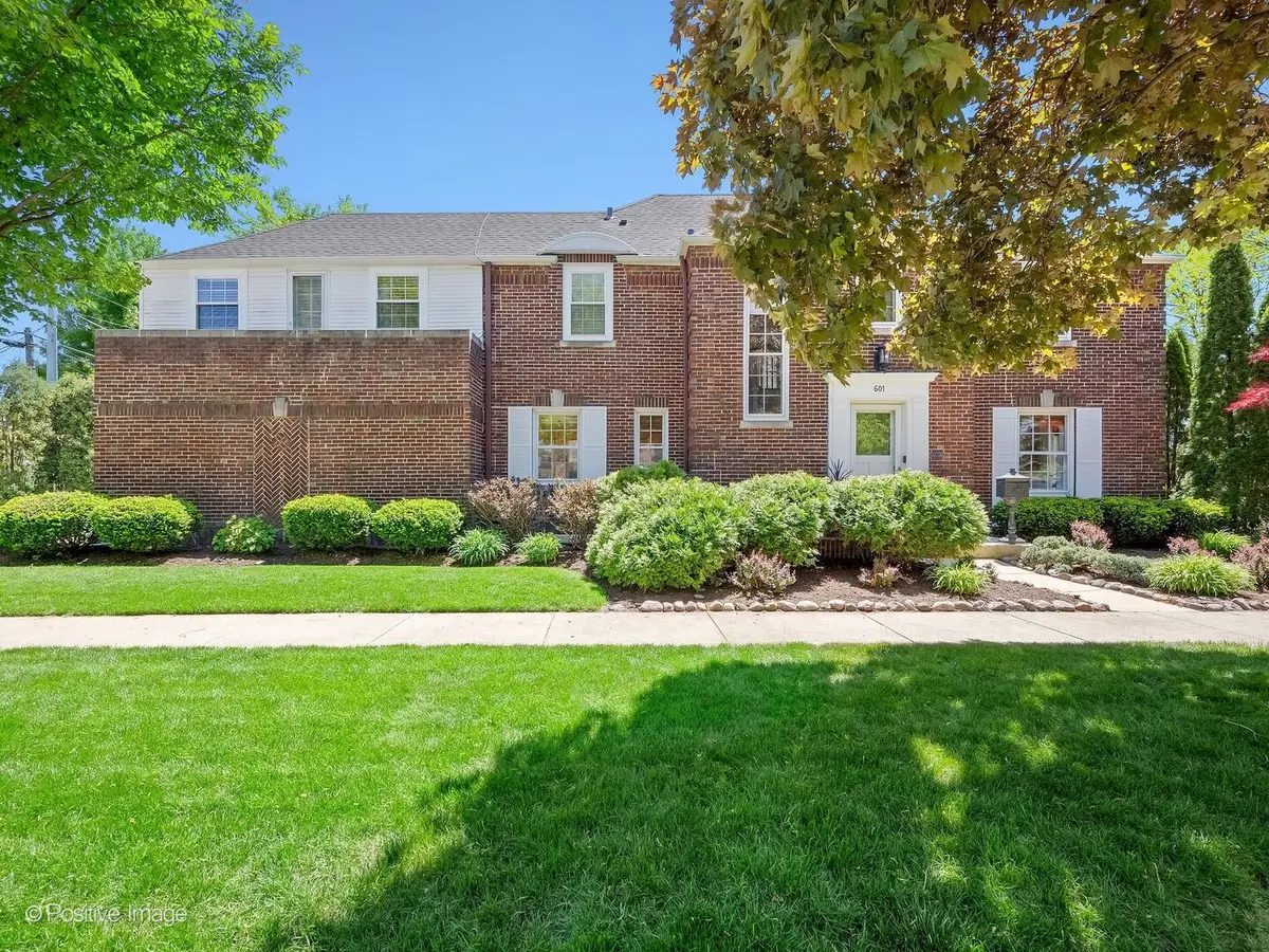 601 S Brainard Avenue, La Grange, IL 60525 - #1