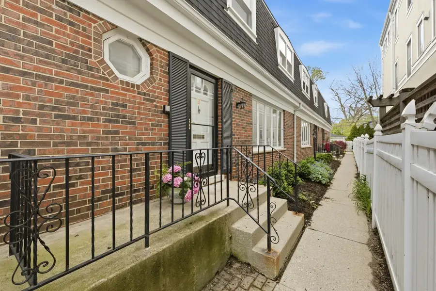 2666 Prairie Avenue #B, Evanston, IL 60201 - #2