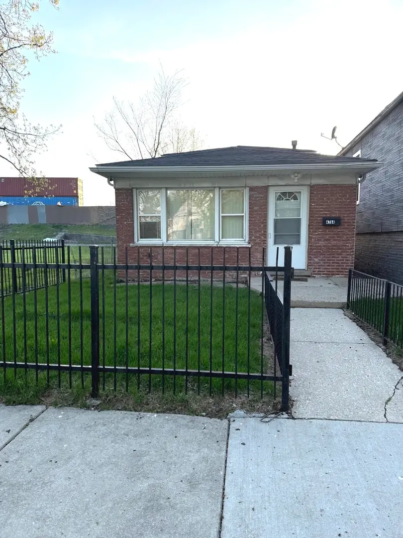 4764 S Shields Avenue, Chicago, IL 60609 - #1