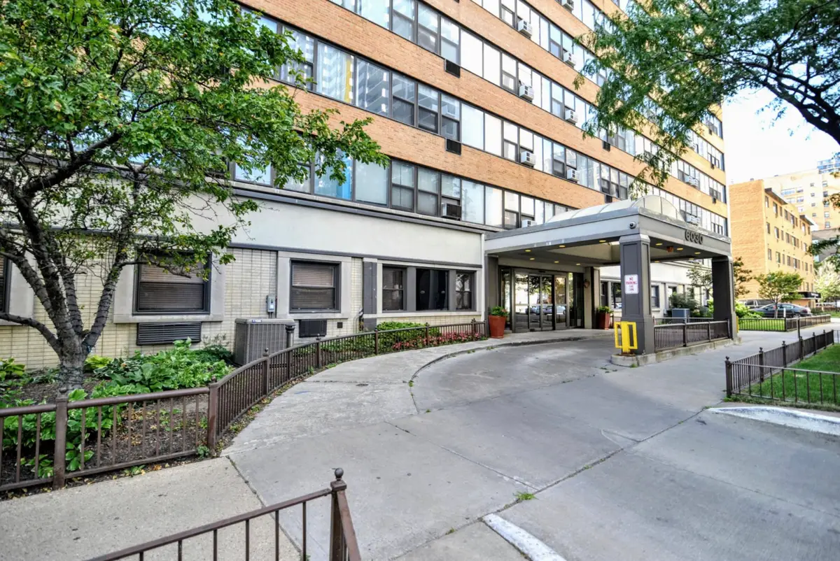 6030 N Sheridan Road #301, Chicago, IL 60660 - #1