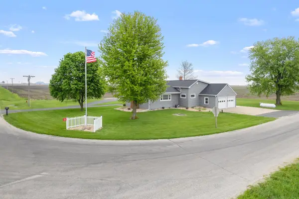 4698 E 17th. Road, Leland, IL 60531