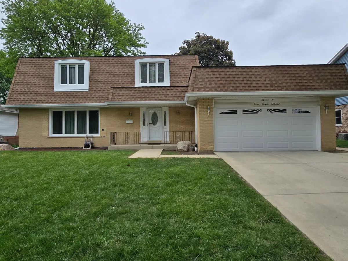 18W193 Holly Avenue, Darien, IL 60561 - #1