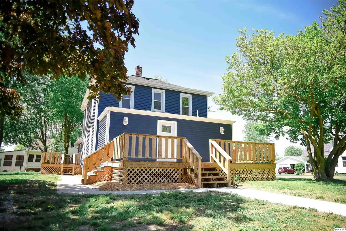 113 W 4th, Golden, IL 62339 - #1