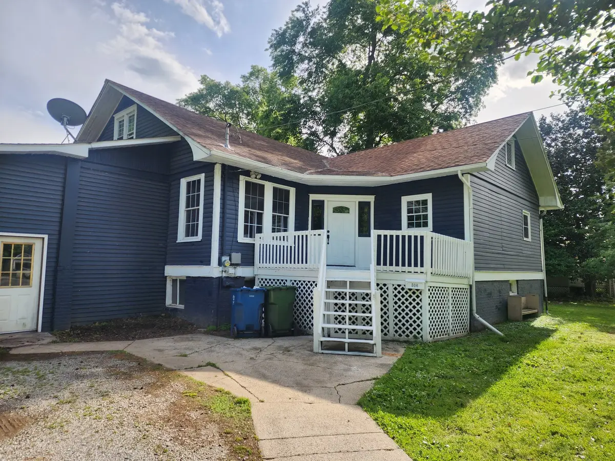 306 W Webster Street, Benton, IL 62812 - #1