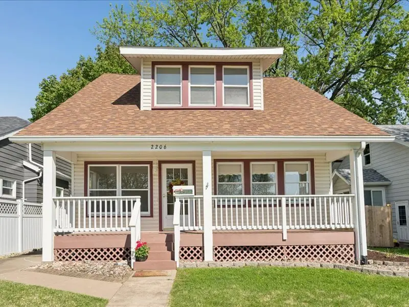 2206 6th Street, Moline, IL 61265 - #1