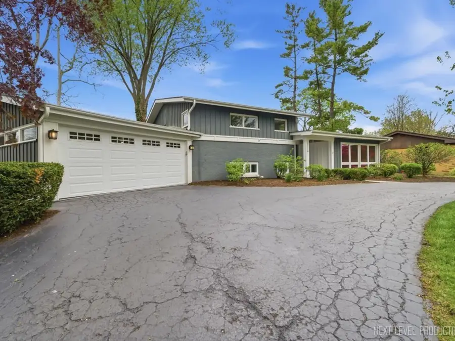 1000 Crest Street, Wheaton, IL 60189 - #2