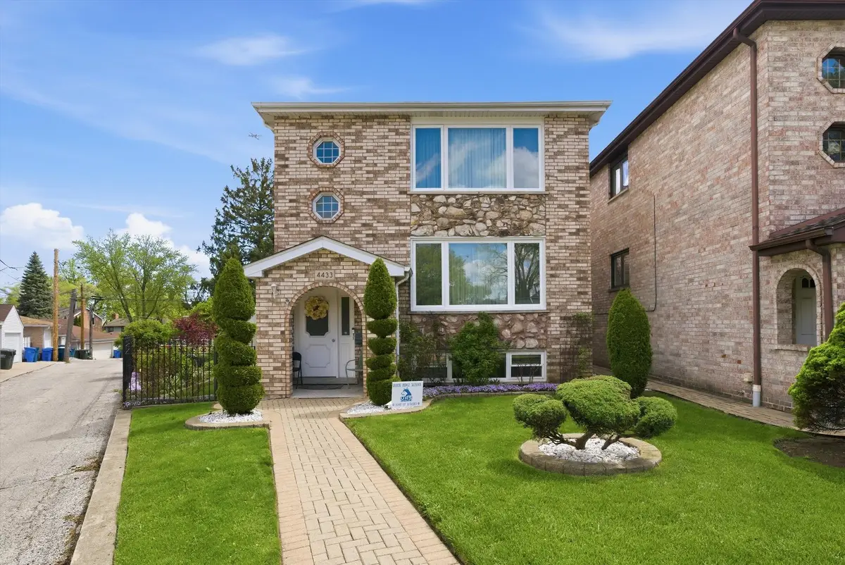 4433 N Neenah Avenue, Harwood Heights, IL 60706 - #1