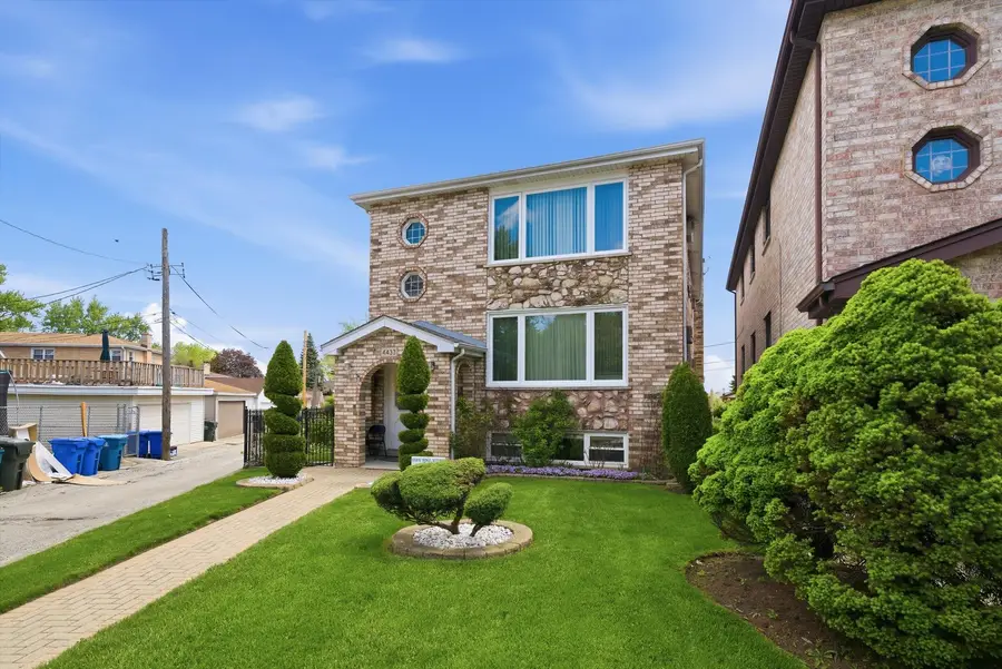 4433 N Neenah Avenue, Harwood Heights, IL 60706 - #2
