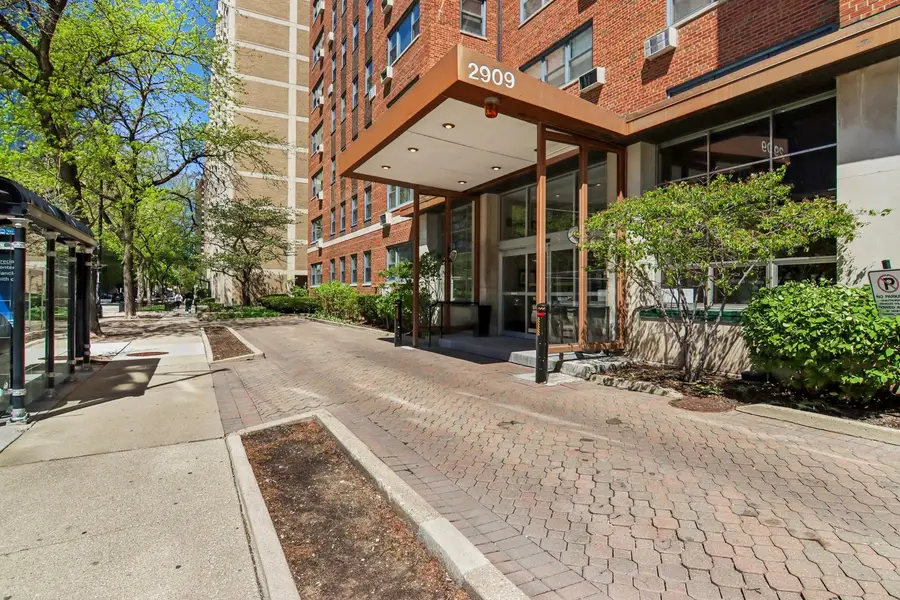 2909 N Sheridan Road #1201, Chicago, IL 60657 - #2