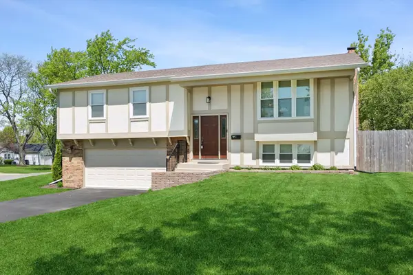 224 E Cedarwood Court, Palatine, IL 60067