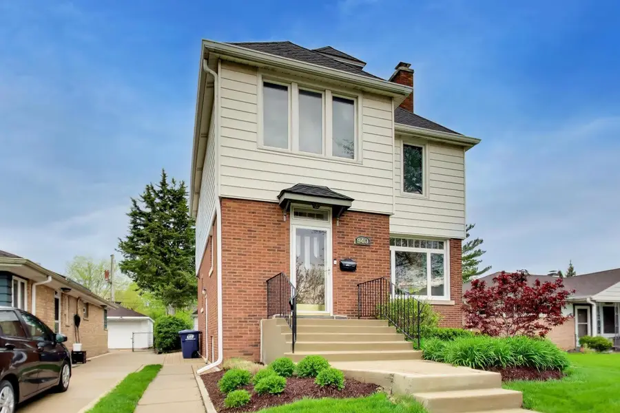940 W Grant Drive, Des Plaines, IL 60016 - #2