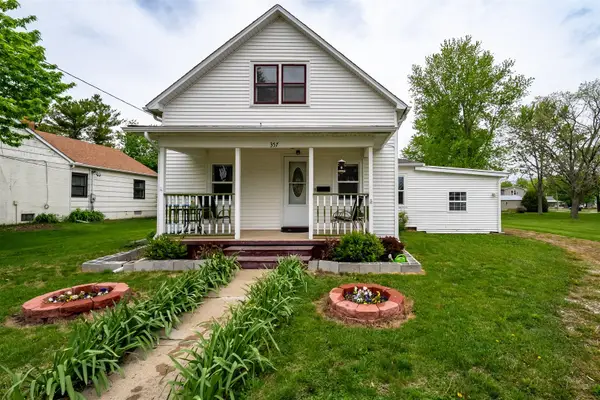 357 W 3rd Street, El Paso, IL 61738