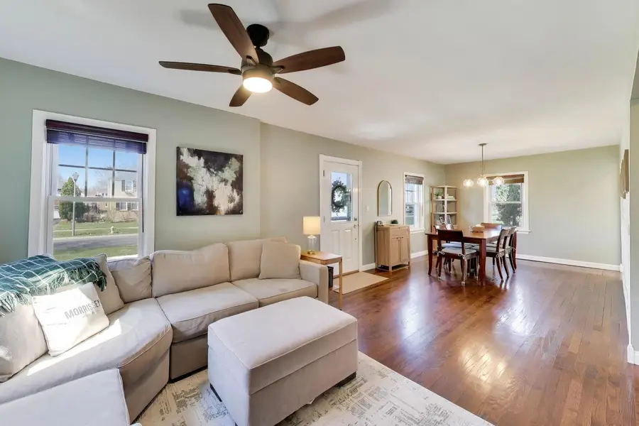 901 S Hillside Avenue, Elmhurst, IL 60126 - #3