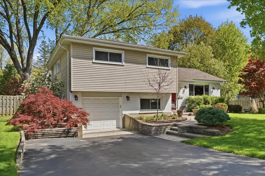 758 7th Avenue, Libertyville, IL 60048 - #3